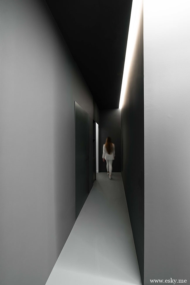 Dental Clinic by Fran Silvestre Arquitectos