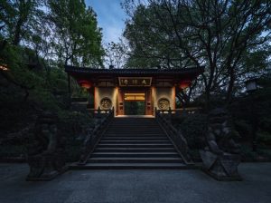 第五届白玉兰照明奖室外照明金奖项目(一)-光的魔术师